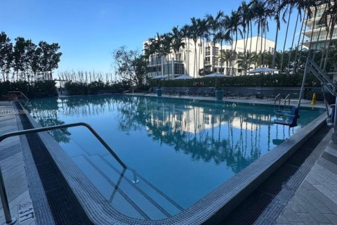 Condo in Miami, Florida, 1 bedroom  № 2027009 - photo 18