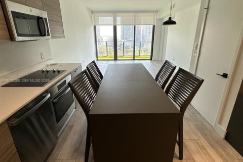 Condo in Miami, Florida, 1 bedroom  № 2027009 - photo 6