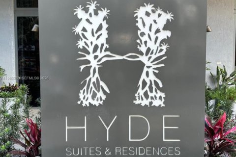 Condo in Miami, Florida, 1 bedroom  № 2027009 - photo 2