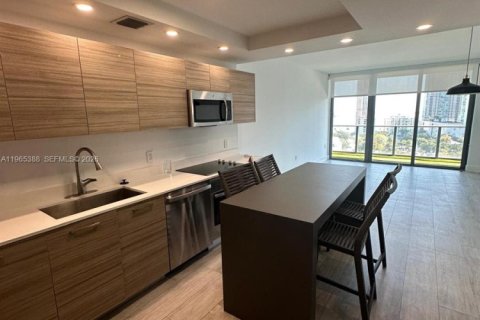 Condo in Miami, Florida, 1 bedroom  № 2027009 - photo 4