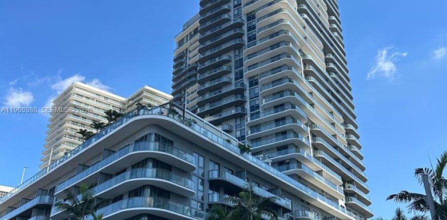 Condo in Miami, Florida, 1 bedroom  № 2027009