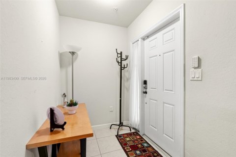 Купить кондоминиум в Катлер-Бей, Флорида 2 спальни, 105.82м2, № 2048084 - фото 4