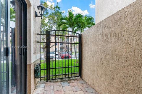 Купить кондоминиум в Катлер-Бей, Флорида 2 спальни, 105.82м2, № 2048084 - фото 23