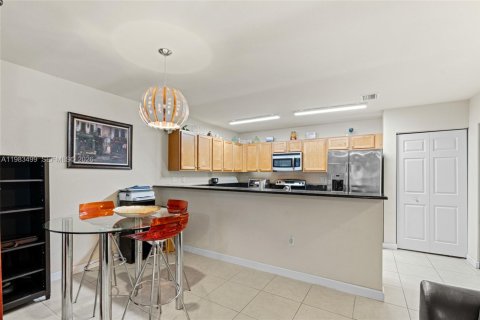 Купить кондоминиум в Катлер-Бей, Флорида 2 спальни, 105.82м2, № 2048084 - фото 10