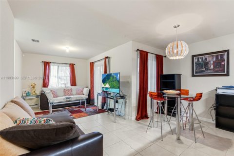 Купить кондоминиум в Катлер-Бей, Флорида 2 спальни, 105.82м2, № 2048084 - фото 6