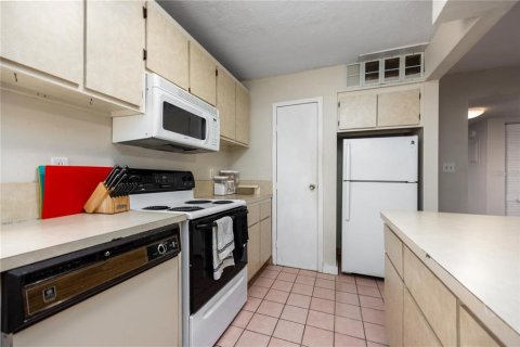 Condominio en venta en Gainesville, Florida, 2 dormitorios, 81.38 m2 № 2166132 - foto 10