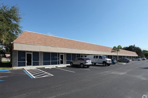 Immobilier commercial à Vero Beach, Floride № 2298830