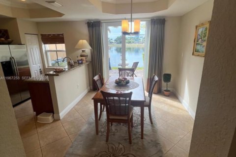Condominio en venta en Pembroke Pines, Florida, 3 dormitorios, 128.11 m2 № 2029666 - foto 29