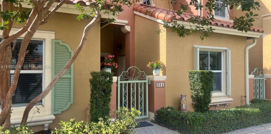 Condominio en Pembroke Pines, Florida, 3 dormitorios  № 2029666