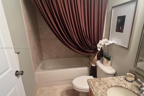 Condominio en venta en Pembroke Pines, Florida, 3 dormitorios, 128.11 m2 № 2029666 - foto 26