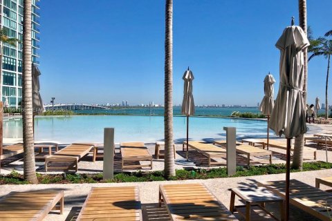 Condo in Miami, Florida, 1 bedroom  № 2055846 - photo 20