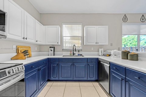 Townhouse in Miami, Florida 3 bedrooms, 145.3 sq.m. № 1944031 - photo 7