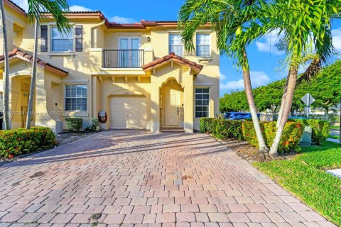 Townhouse in Miami, Florida 3 bedrooms, 145.3 sq.m. № 1944031 - photo 26