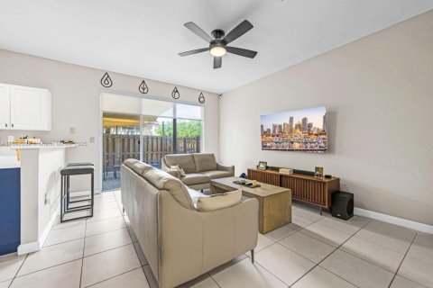 Townhouse in Miami, Florida 3 bedrooms, 145.3 sq.m. № 1944031 - photo 4