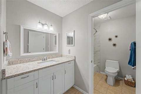Adosado en venta en Tampa, Florida, 3 dormitorios, 123.56 m2 № 2236393 - foto 19