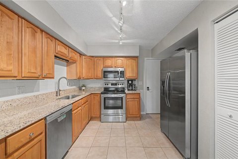 Adosado en venta en Tampa, Florida, 3 dormitorios, 123.56 m2 № 2236393 - foto 10
