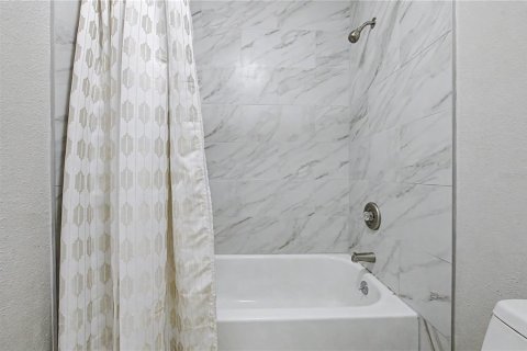 Adosado en venta en Tampa, Florida, 3 dormitorios, 123.56 m2 № 2236393 - foto 20