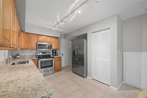Adosado en venta en Tampa, Florida, 3 dormitorios, 123.56 m2 № 2236393 - foto 11