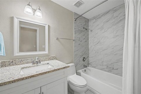 Adosado en venta en Tampa, Florida, 3 dormitorios, 123.56 m2 № 2236393 - foto 24
