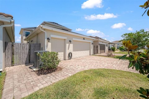 House in Melbourne, Florida 4 bedrooms, 213.86 sq.m. № 2237044 - photo 3