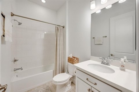 House in Melbourne, Florida 4 bedrooms, 213.86 sq.m. № 2237044 - photo 7