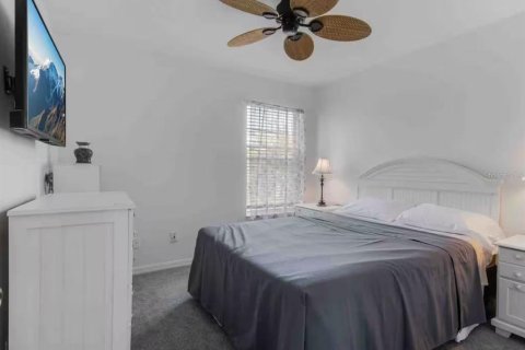House in Davenport, Florida 5 bedrooms, 241.08 sq.m. № 2266417 - photo 16