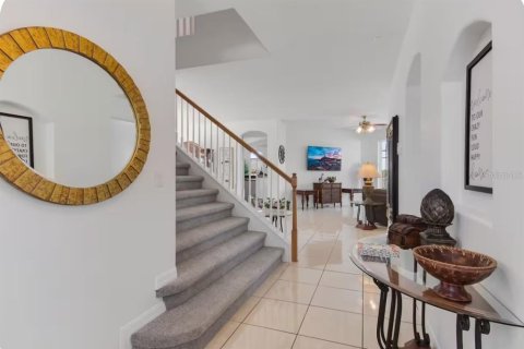 House in Davenport, Florida 5 bedrooms, 241.08 sq.m. № 2266417 - photo 4