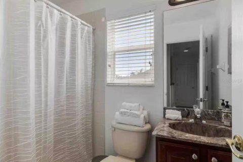 House in Davenport, Florida 5 bedrooms, 241.08 sq.m. № 2266417 - photo 30