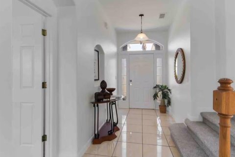 House in Davenport, Florida 5 bedrooms, 241.08 sq.m. № 2266417 - photo 3