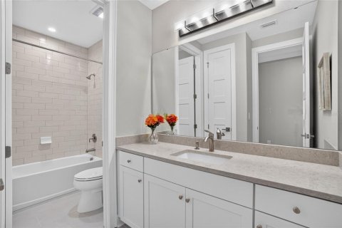 Villa ou maison à vendre à Tampa, Floride: 4 chambres, 307.69 m2 № 2410404 - photo 25
