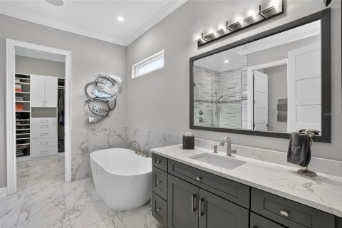 Villa ou maison à vendre à Tampa, Floride: 4 chambres, 307.69 m2 № 2410404 - photo 16
