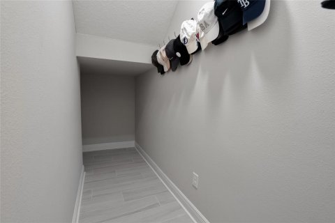 Villa ou maison à vendre à Tampa, Floride: 4 chambres, 307.69 m2 № 2410404 - photo 26