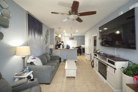 Touwnhouse à louer à Brandon, Floride: 2 chambres, 105.91 m2 № 2096030 - photo 6