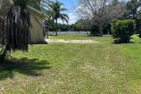 House in Winter Haven, Florida 4 bedrooms, 190.45 sq.m. № 2226092 - photo 2