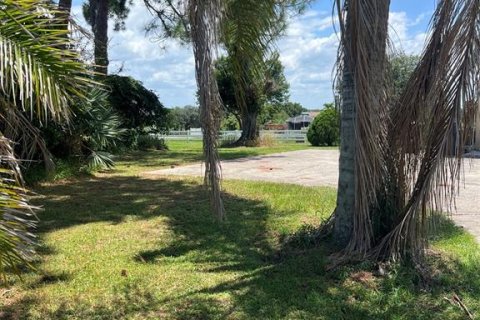 House in Winter Haven, Florida 4 bedrooms, 190.45 sq.m. № 2226092 - photo 6