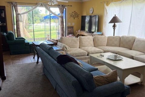House in Winter Haven, Florida 4 bedrooms, 190.45 sq.m. № 2226092 - photo 9