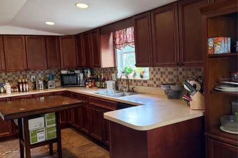 House in Winter Haven, Florida 4 bedrooms, 190.45 sq.m. № 2226092 - photo 11