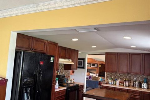 House in Winter Haven, Florida 4 bedrooms, 190.45 sq.m. № 2226092 - photo 12