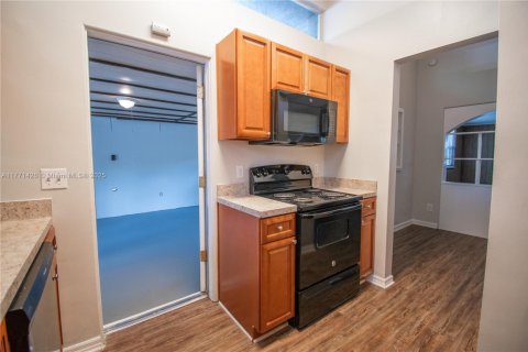 House in Orlando, Florida 3 bedrooms, 144.93 sq.m. № 1713875 - photo 14