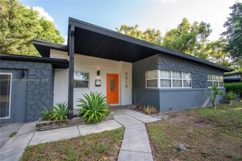 House in Orlando, Florida 3 bedrooms, 144.93 sq.m. № 1713875 - photo 3