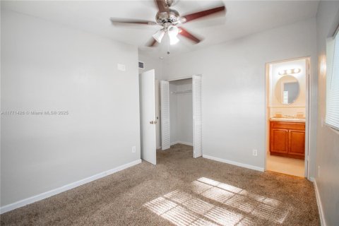 House in Orlando, Florida 3 bedrooms, 144.93 sq.m. № 1713875 - photo 30