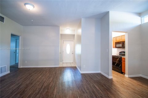 House in Orlando, Florida 3 bedrooms, 144.93 sq.m. № 1713875 - photo 19