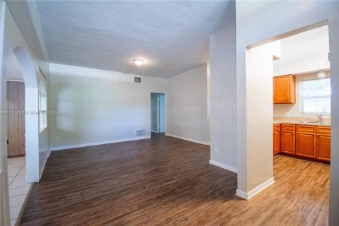 House in Orlando, Florida 3 bedrooms, 144.93 sq.m. № 1713875 - photo 20