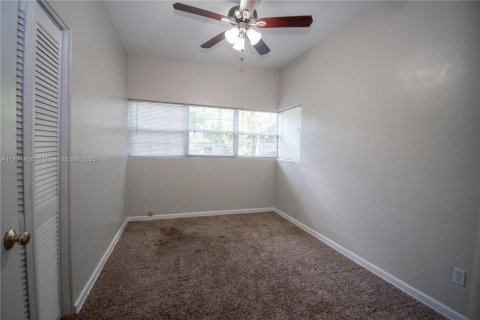 House in Orlando, Florida 3 bedrooms, 144.93 sq.m. № 1713875 - photo 23
