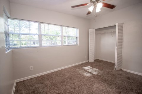House in Orlando, Florida 3 bedrooms, 144.93 sq.m. № 1713875 - photo 25