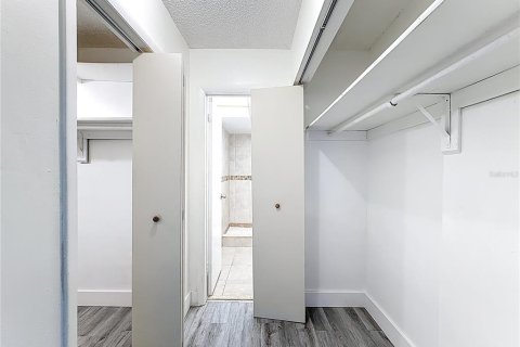 Condo in North Miami, Florida, 2 bedrooms № 2204474 - photo 22