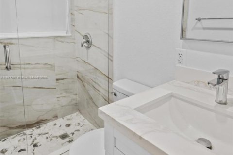 Casa en alquiler en Miami Gardens, Florida, 4 dormitorios, 141.12 m2 № 1845794 - foto 19