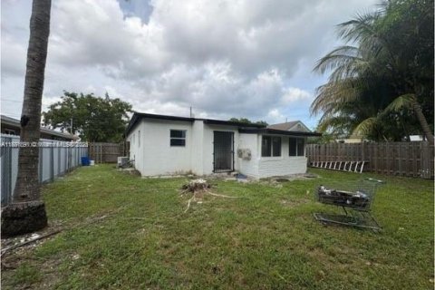 Casa en alquiler en Miami, Florida, 3 dormitorios, 142.42 m2 № 1931777 - foto 19
