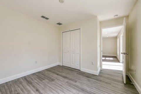 House in Sebring, Florida 3 bedrooms, 142.42 sq.m. № 1803667 - photo 26
