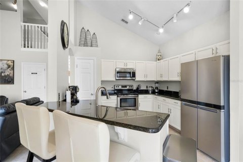 Casa en venta en Kissimmee, Florida, 5 dormitorios, 243.22 m2 № 1818973 - foto 13
